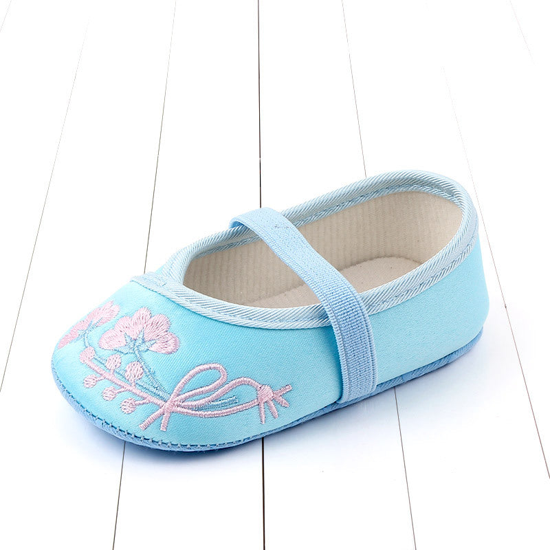 Classic embroidered baby shoes soft sole toddler shoes